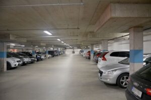 Parkkihallin valaisimet