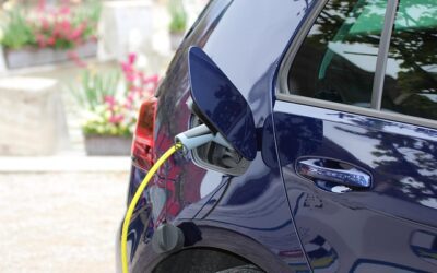 Viisi vinkkiä sähköautojen latausasemien hankinnasta käytävään keskusteluun
